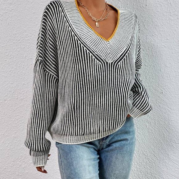 Black & White Casual Womens Vertical Stripe Pattern Drop Shoulder Sweater - Picture 4 of 5